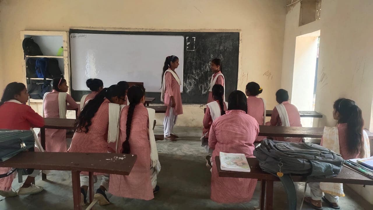 pt nehru inter college sadarpur hardoi classroom